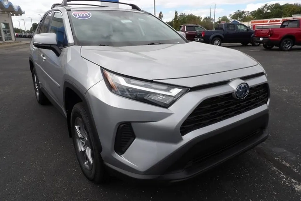 2023 Toyota RAV4 Hybrid XLE photo 1