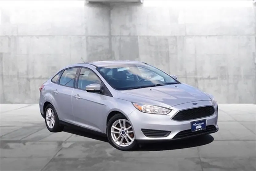 2017 Ford Focus SE photo 1