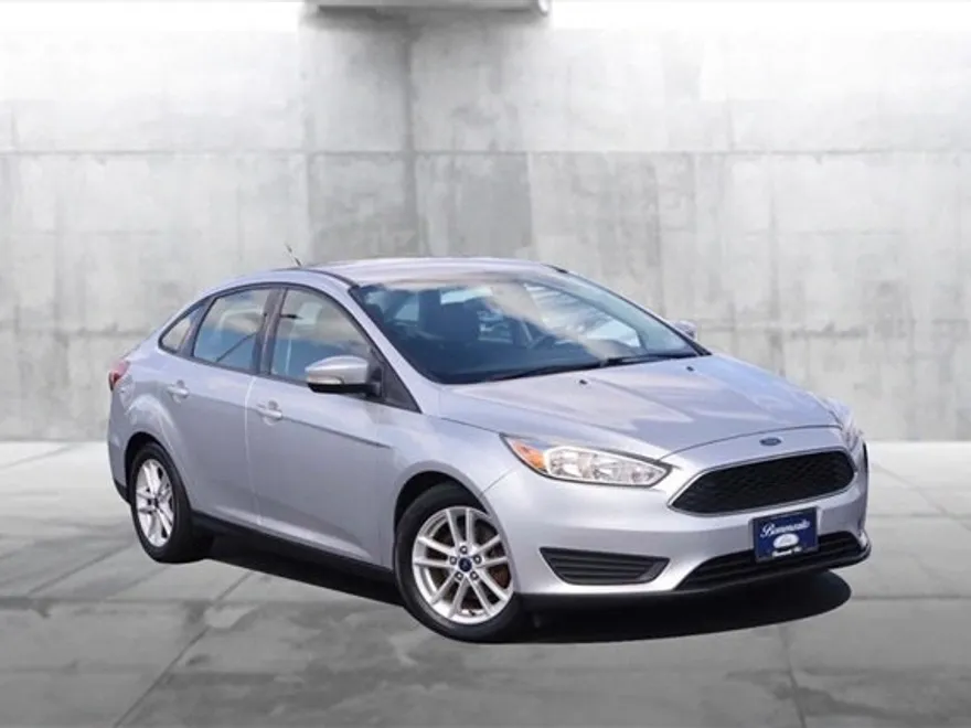 2017 Ford Focus SE photo 1