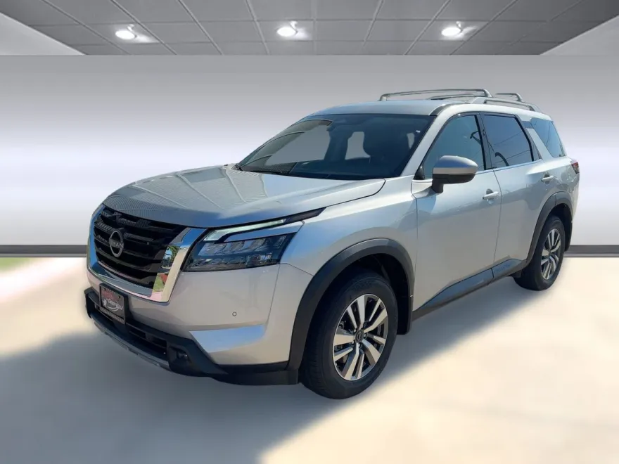 2025 Nissan Pathfinder SL photo 1