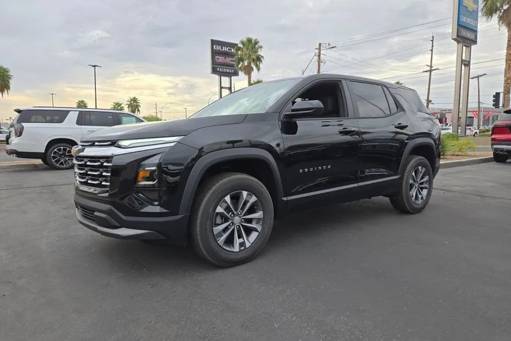 2026 Chevrolet Equinox LT photo 1