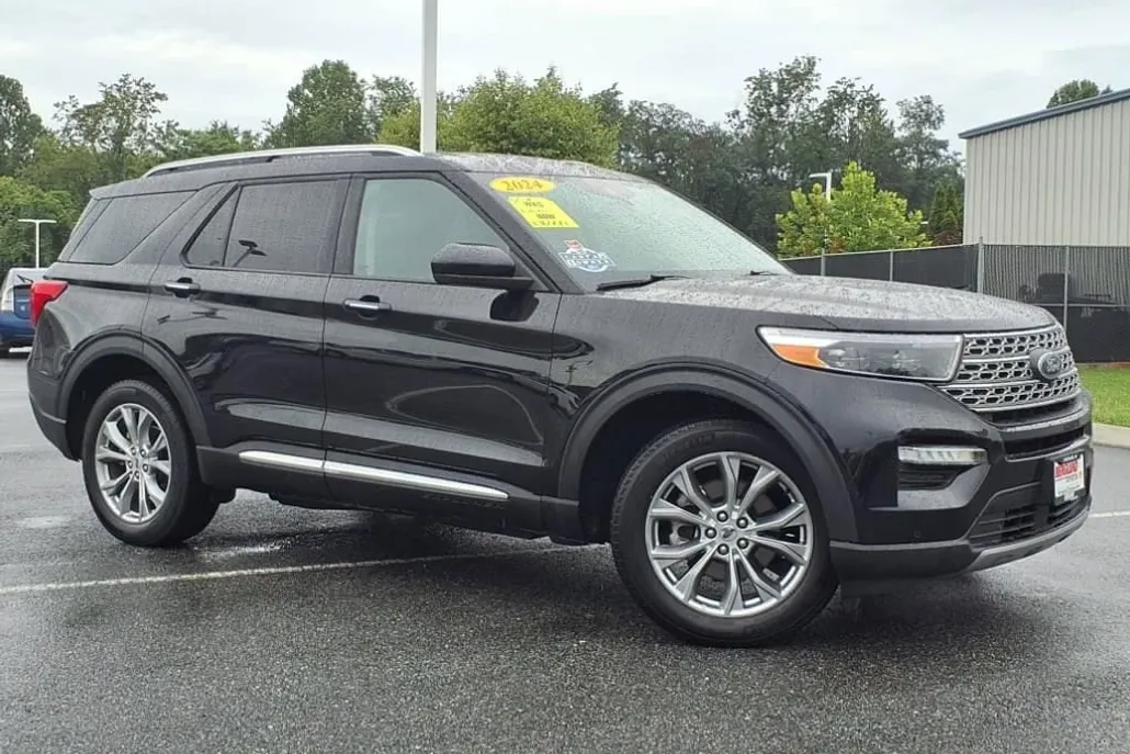 2024 Ford Explorer Limited photo 1