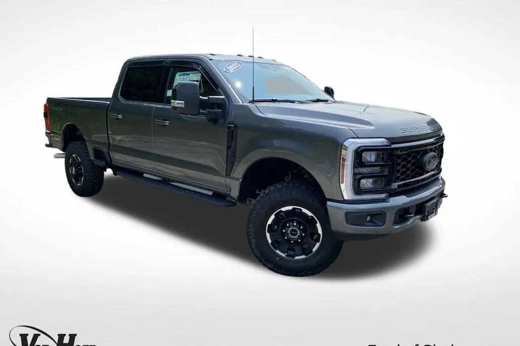 2025 Ford F-250 Lariat photo 1