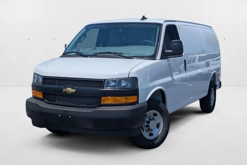 2025 Chevrolet Express Cargo 2500 Base photo 1