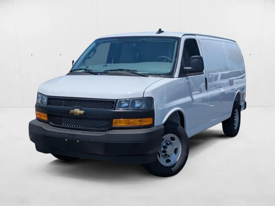 2025 Chevrolet Express Cargo 2500 Base photo 1