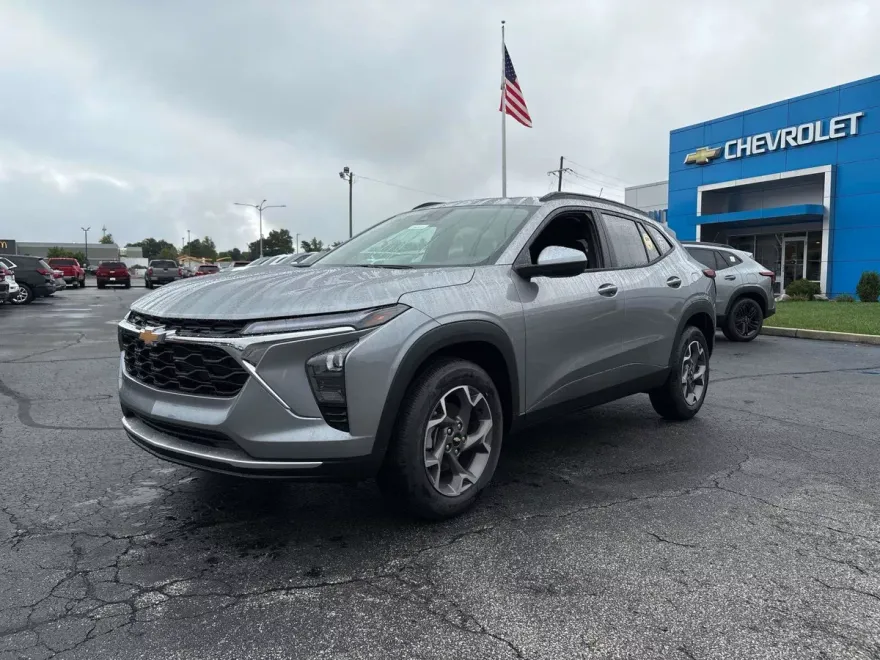 2026 Chevrolet Trax LT photo 1
