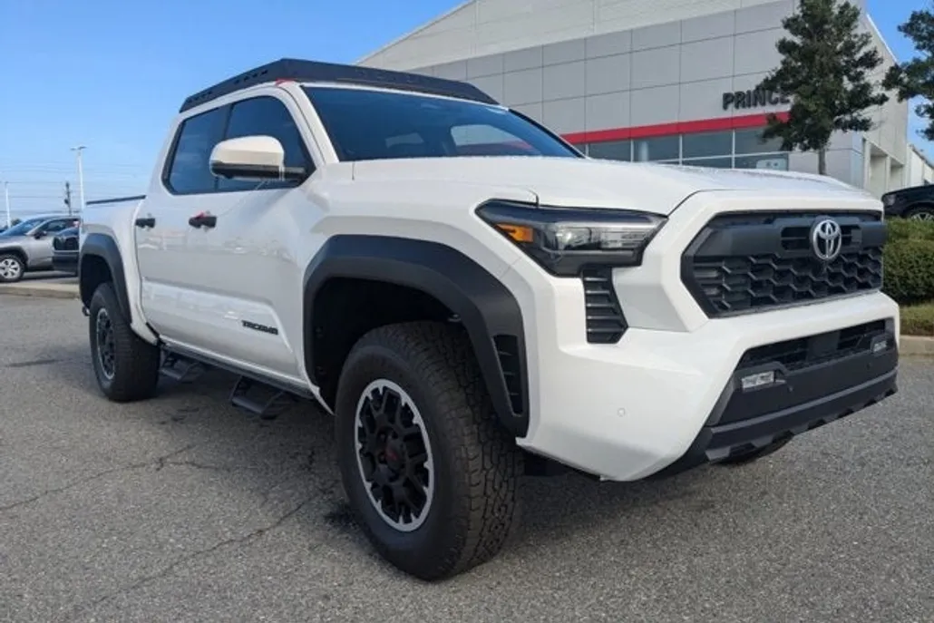 2024 Toyota Tacoma 4x4 TRD Off-Road photo 1