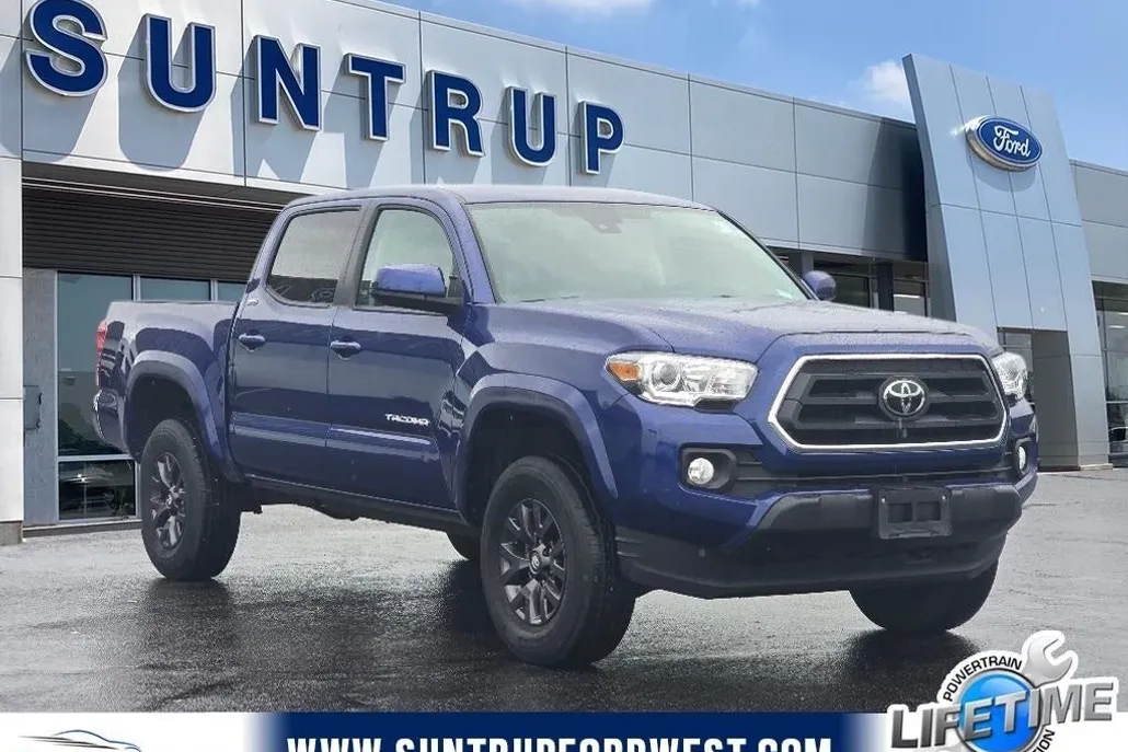 2023 Toyota Tacoma SR5 photo 1