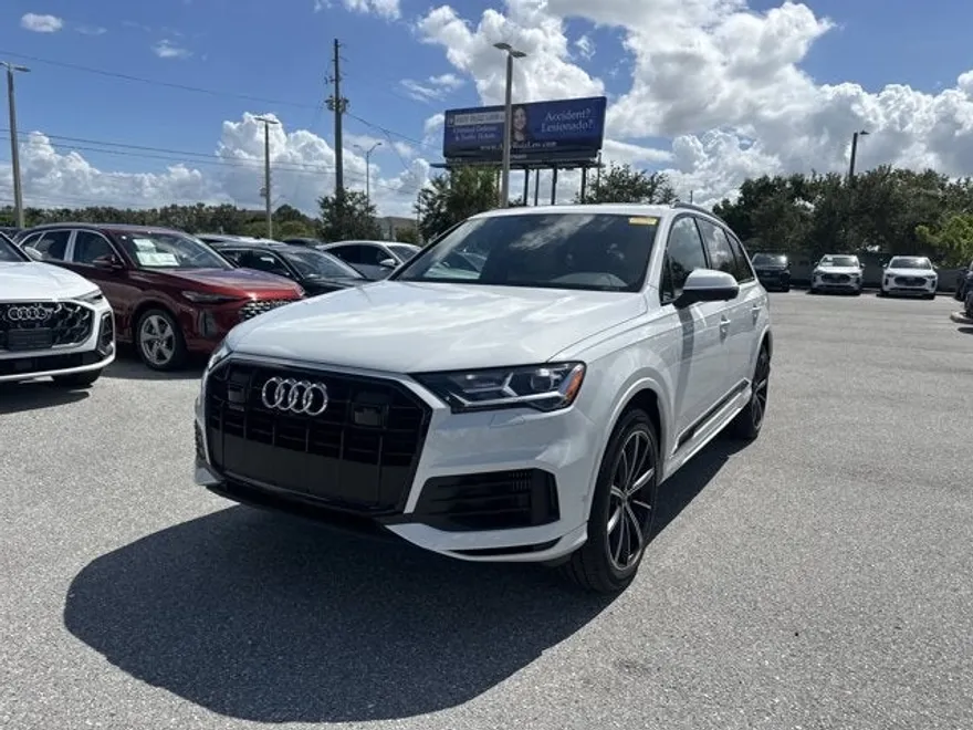 2023 Audi Q7 Premium Plus photo 1