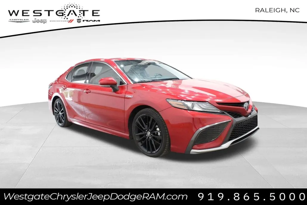 2021 Toyota Camry Hybrid XSE photo 1