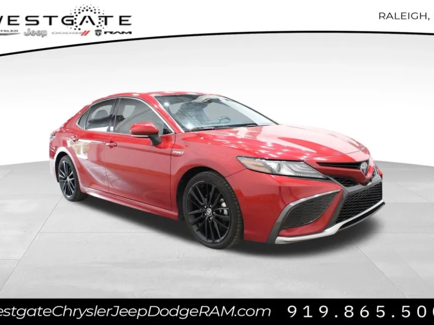 2021 Toyota Camry Hybrid XSE photo 1