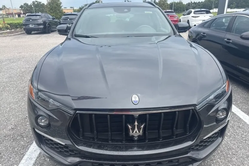2022 Maserati Levante GT photo 1