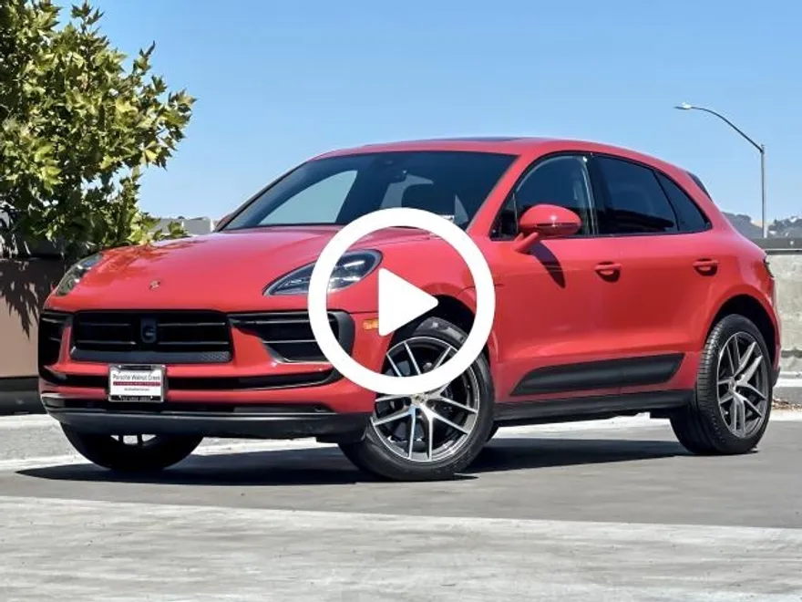 2025 Porsche Macan T photo 1