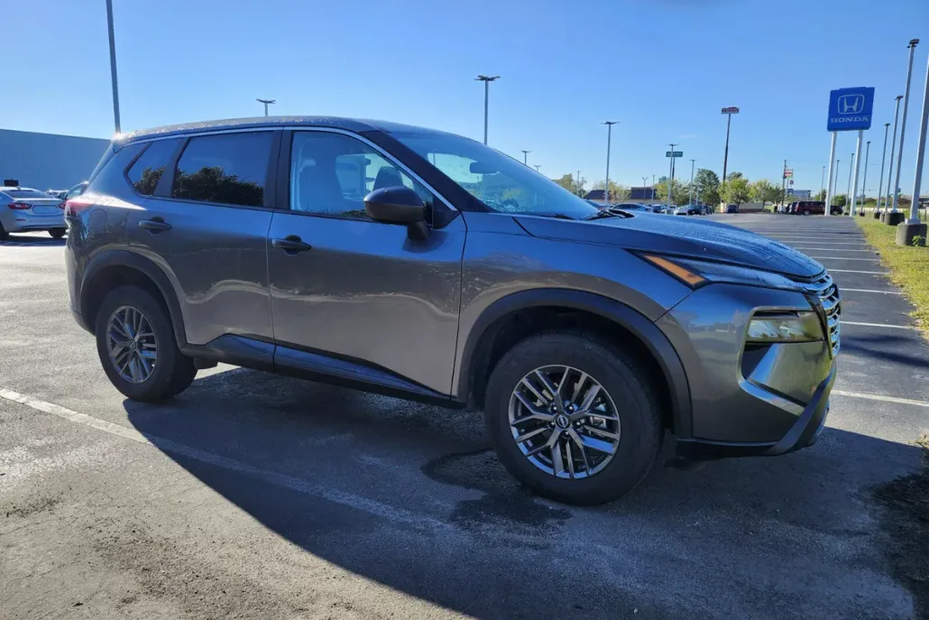 2024 Nissan Rogue S photo 1