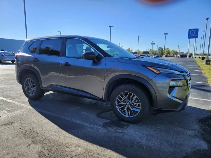 2024 Nissan Rogue S photo 1