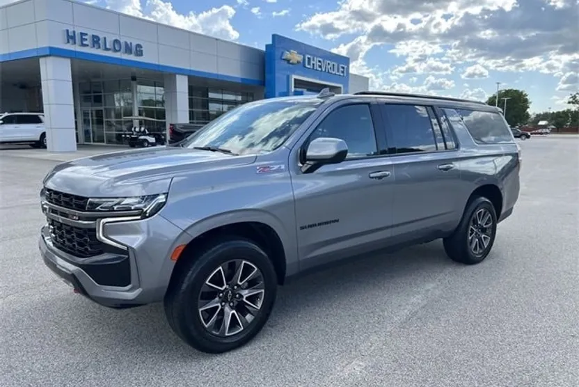 2022 Chevrolet Suburban Z71 photo 1