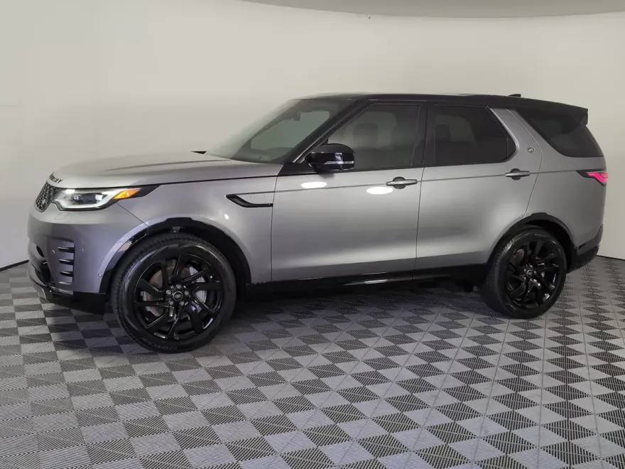 2025 Land Rover Discovery SE photo 1