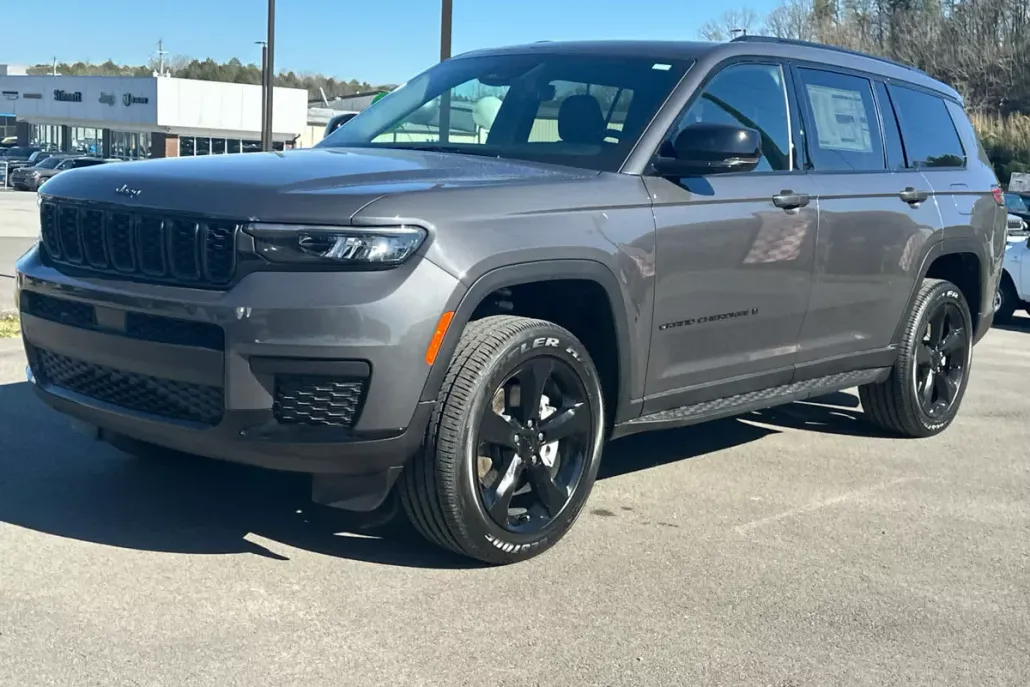 2025 Jeep Grand Cherokee Altitude photo 1