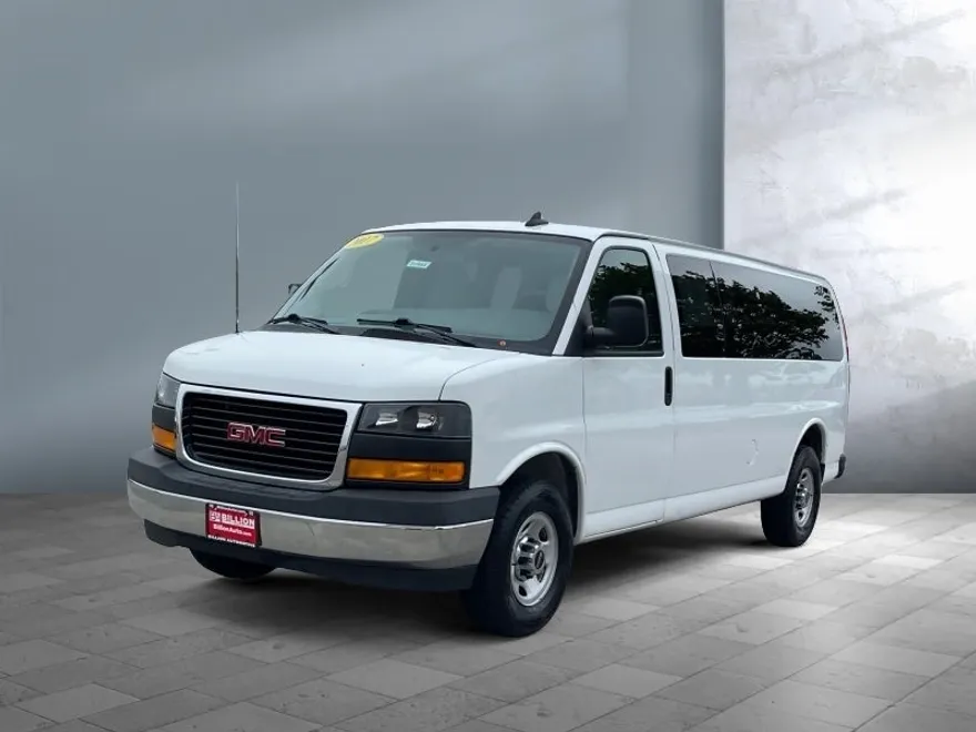 2017 Gmc Savana Passenger 3500 LT photo 1