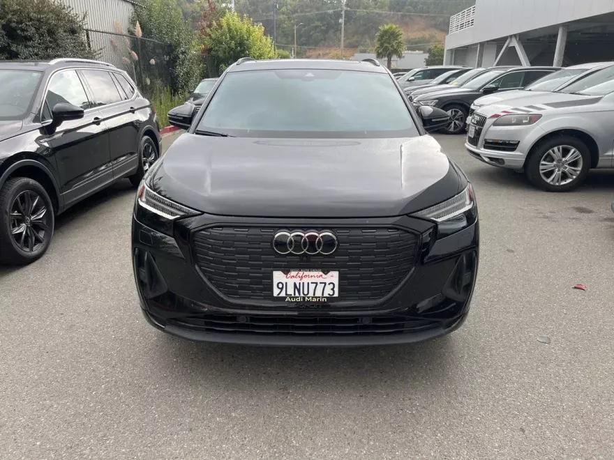 2024 Audi Q4 E-tron Prestige photo 1