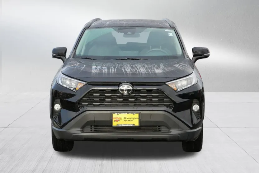 2021 Toyota RAV4 XLE photo 1