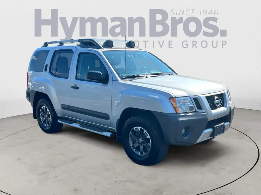 2015 Nissan Xterra PRO-4X photo 1