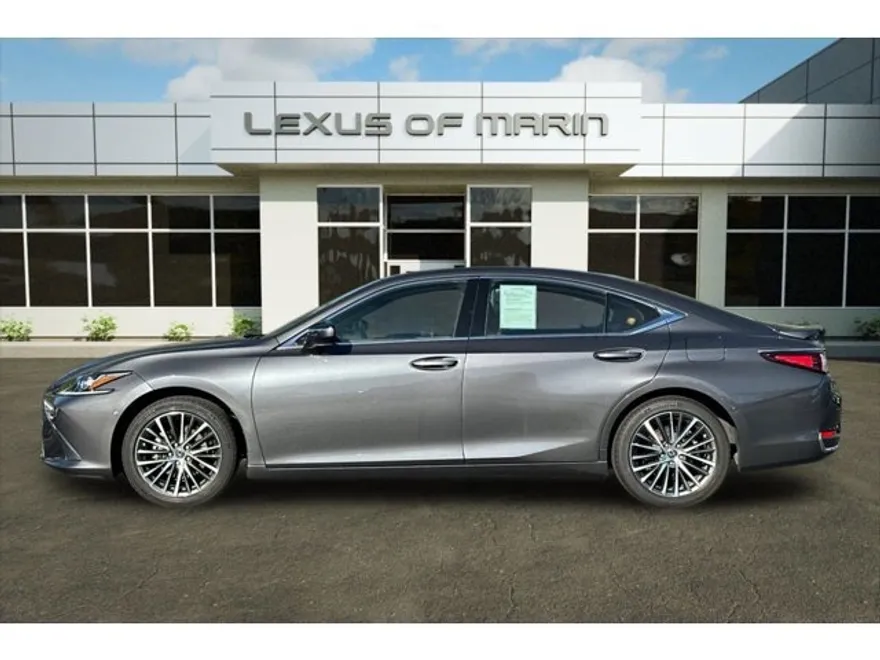 2023 Lexus ES 300h photo 1