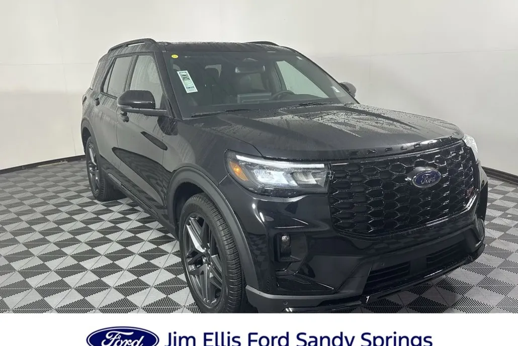2025 Ford Explorer ST-Line photo 1