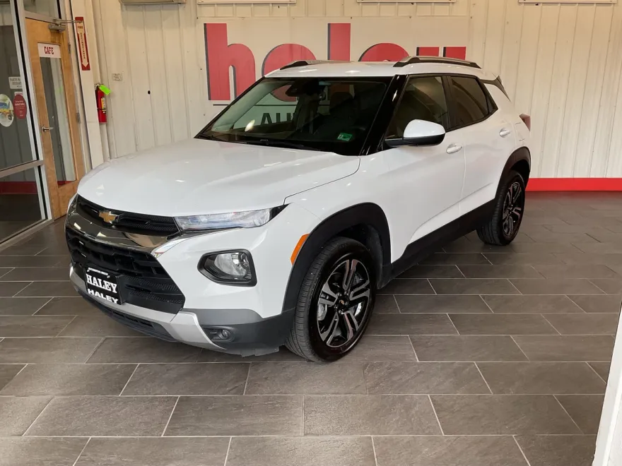 2023 Chevrolet Trailblazer LT photo 1
