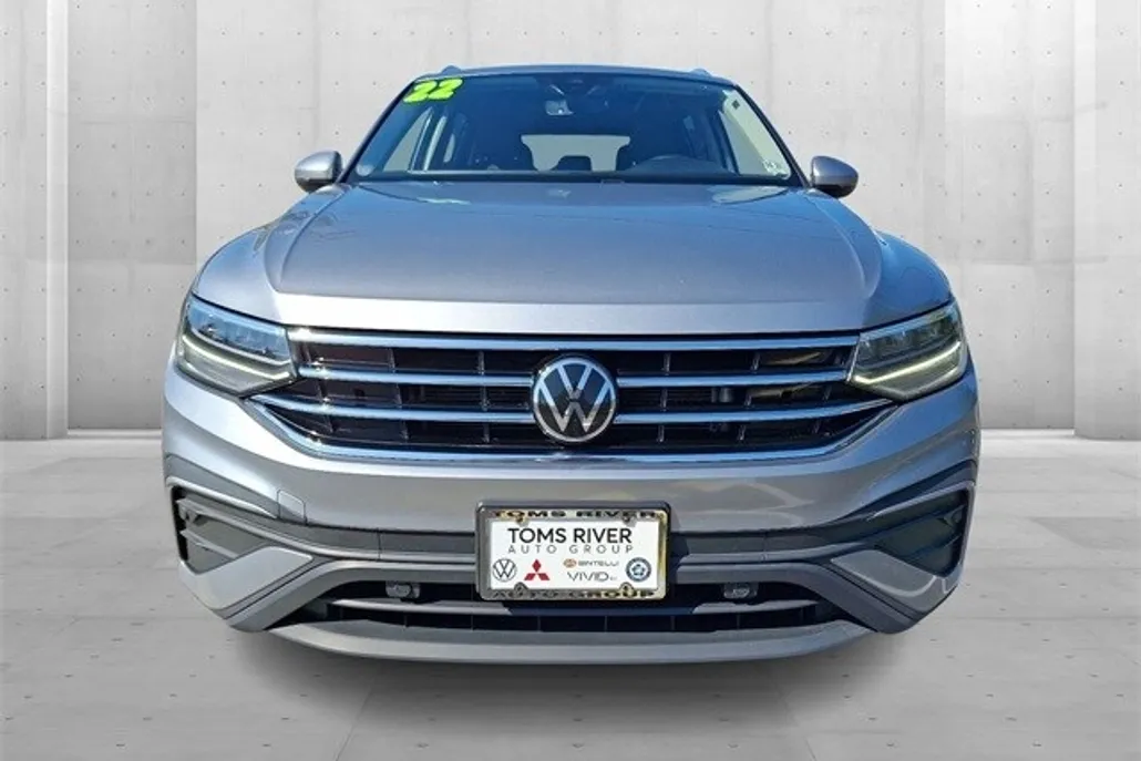 2022 Volkswagen Tiguan SE photo 1