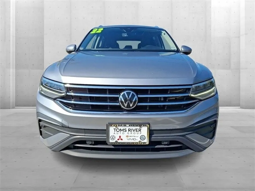 2022 Volkswagen Tiguan SE photo 1