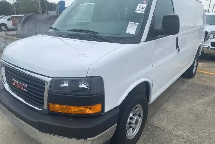 2023 Gmc Savana Cargo 2500 photo 1