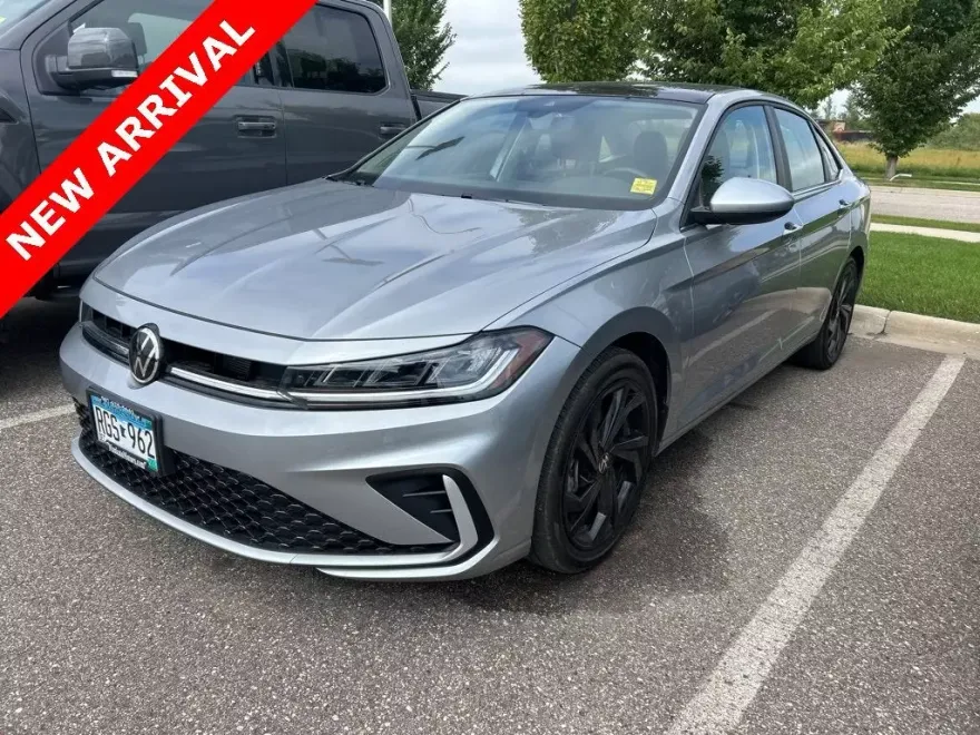 2025 Volkswagen Jetta SE photo 1