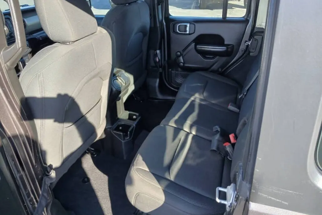 2019 Jeep Wrangler Unlimited Sport photo 1