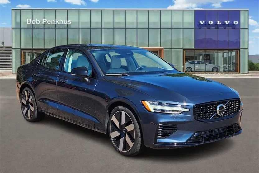 2024 Volvo S60 Recharge T8 Plus photo 1