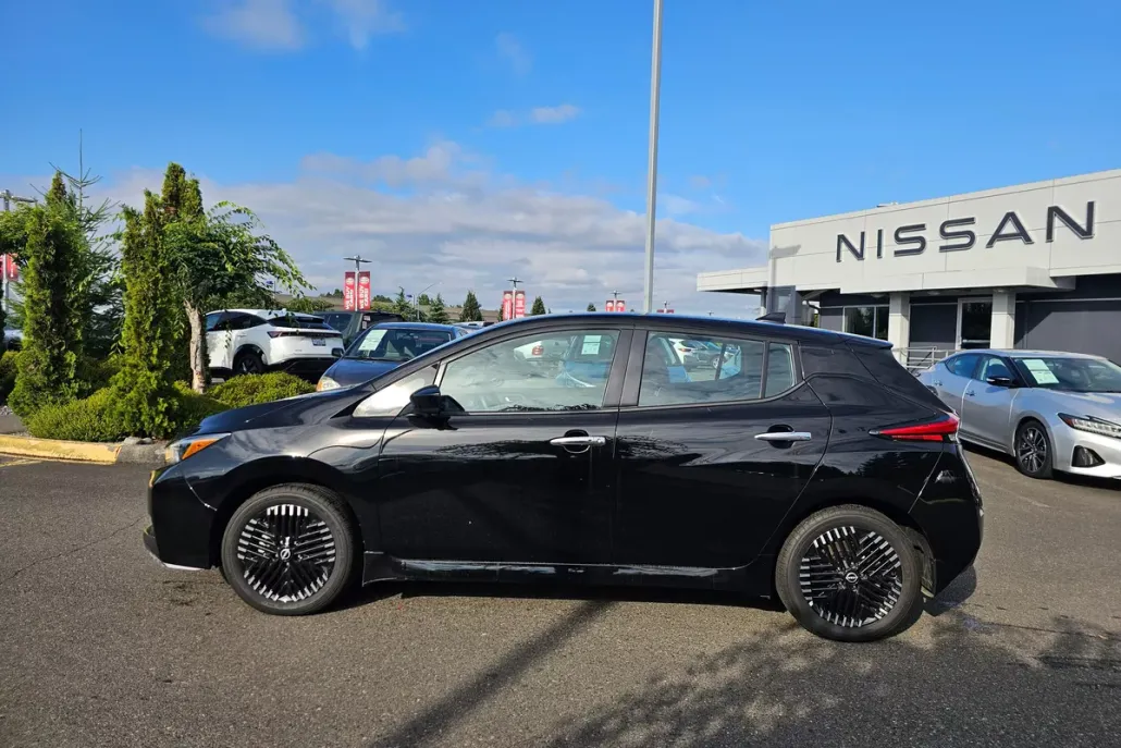 2024 Nissan Leaf SV Plus photo 1