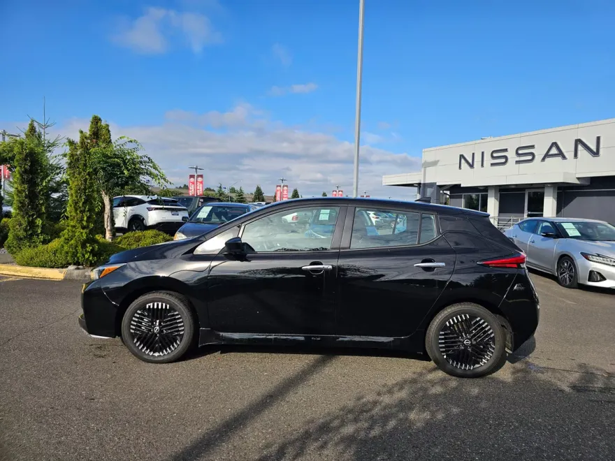 2024 Nissan Leaf SV Plus photo 1