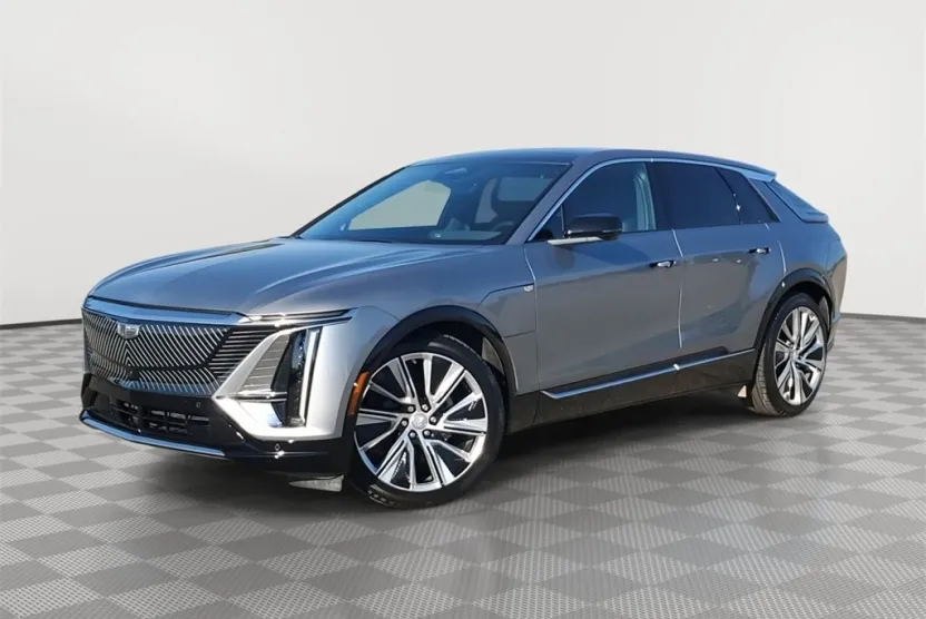 2024 Cadillac Lyriq Luxury photo 1
