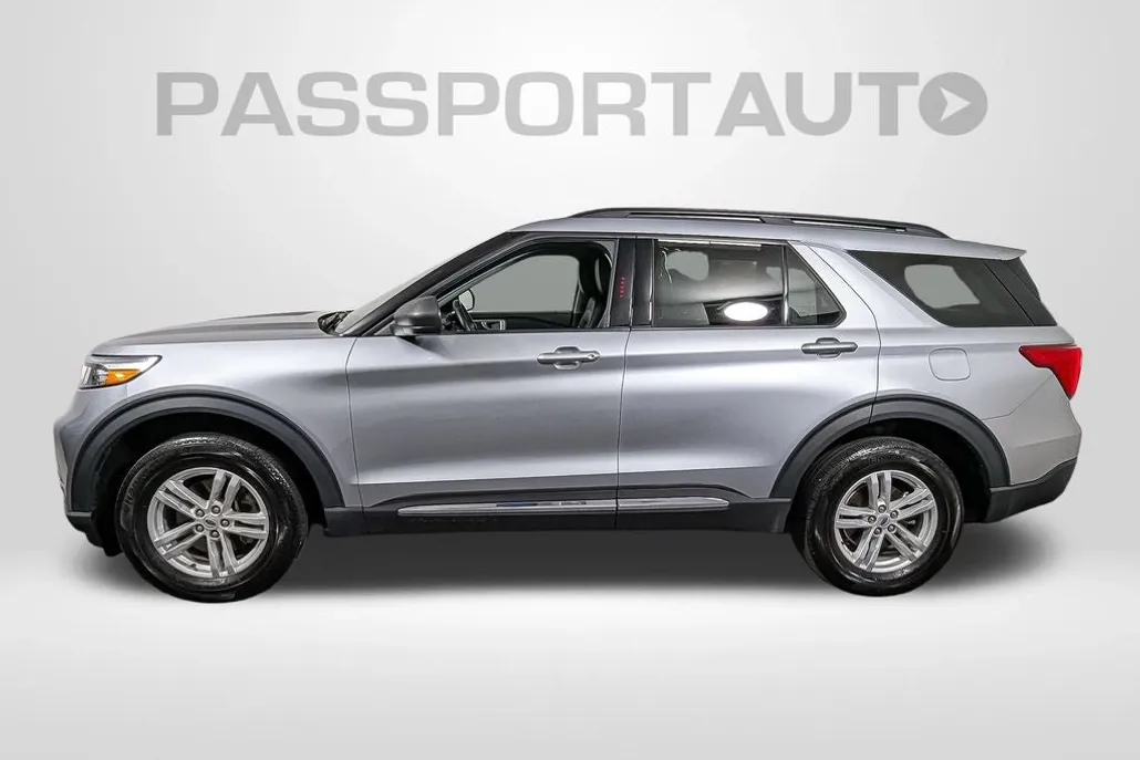 2022 Ford Explorer XLT photo 1