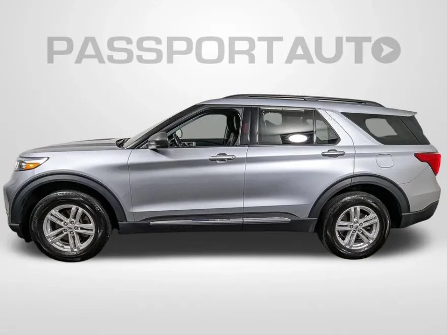2022 Ford Explorer XLT photo 1