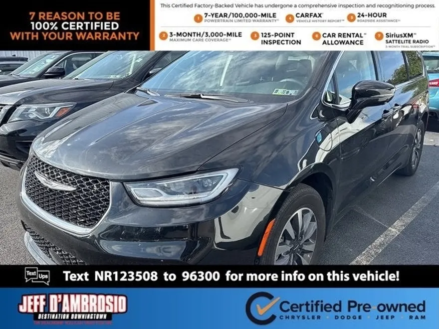 2022 Chrysler Pacifica Hybrid Touring L photo 1