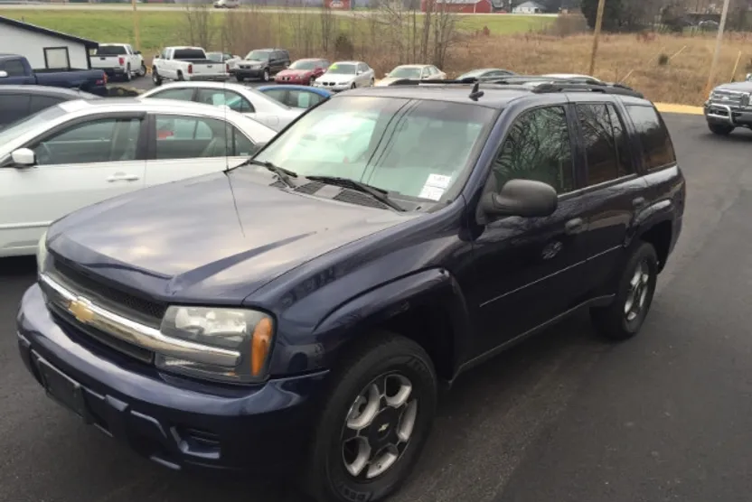 2007 Chevrolet Trailblazer LS photo 1