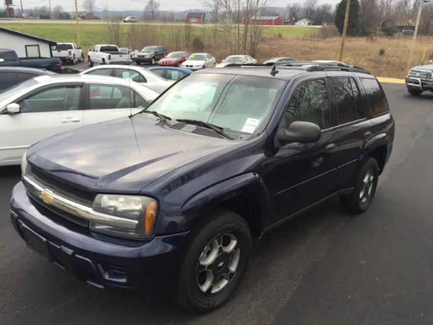 2007 Chevrolet Trailblazer LS photo 1