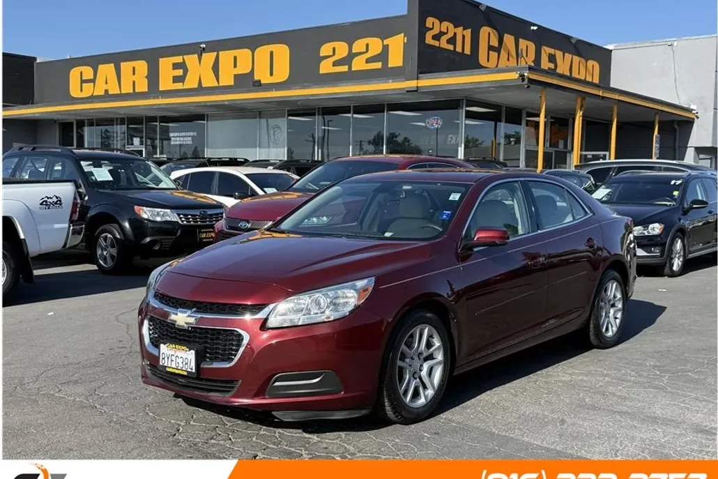 2015 Chevrolet Malibu 1LT photo 1