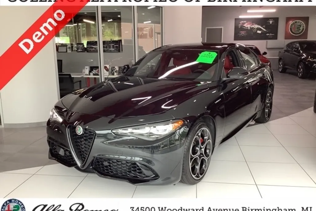 2025 Alfa Romeo Giulia photo 1