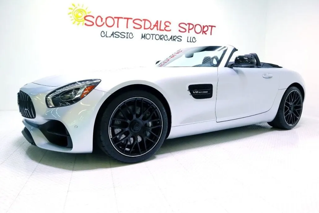 2019 Mercedes Benz AMG GT photo 1