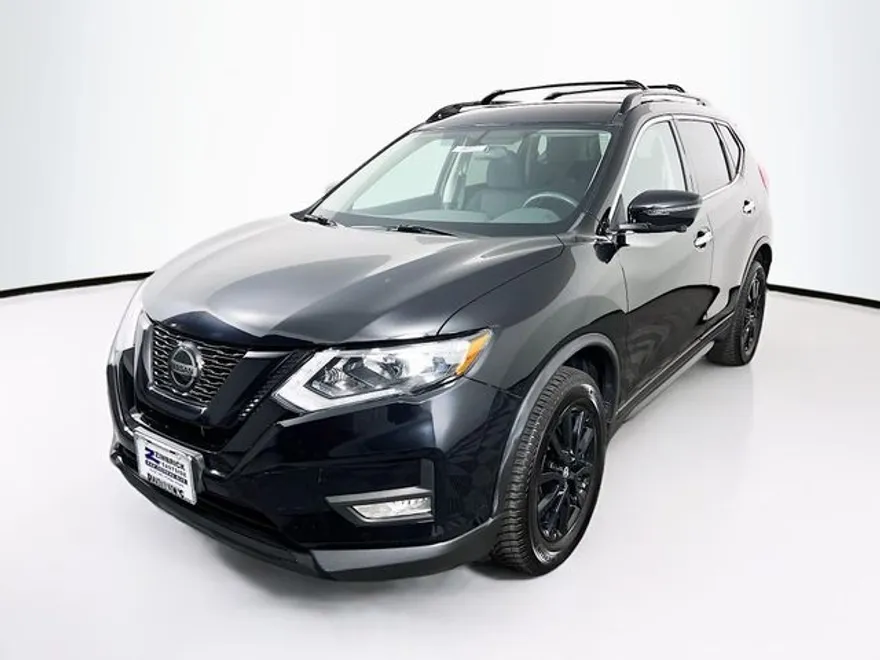2018 Nissan Rogue SV photo 1