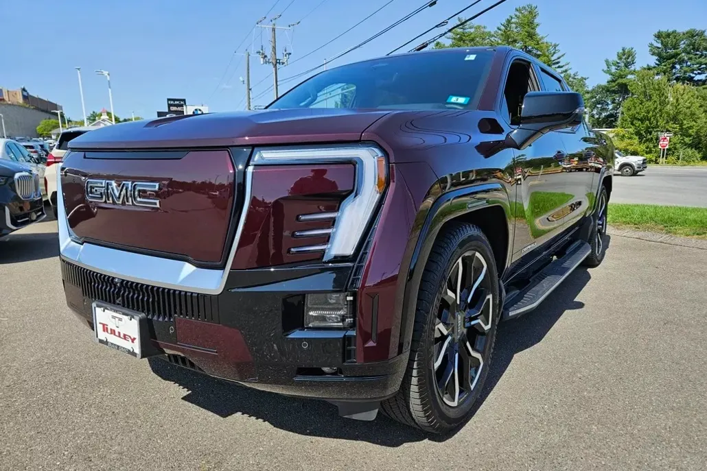 2025 Gmc Sierra EV Denali photo 1