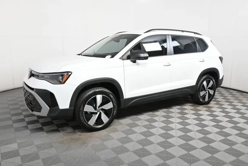 2025 Volkswagen Taos S photo 1