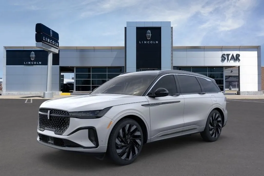 2024 Lincoln Nautilus Black Label photo 1